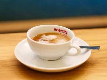 Kultiger Ostfriesentee bei der enercity Erneuerbare auf den Windenergietagen 